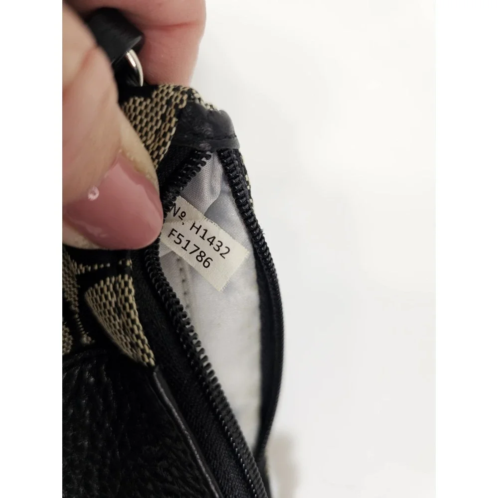 Coach Corner Zip Wallet Wristlet‎ Grey Black Signature Brand - EUC